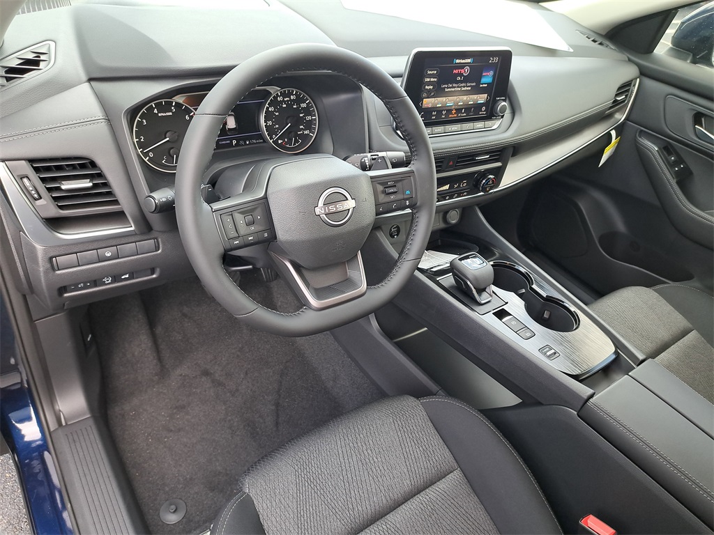 2026 Nissan Rogue SV photo 18