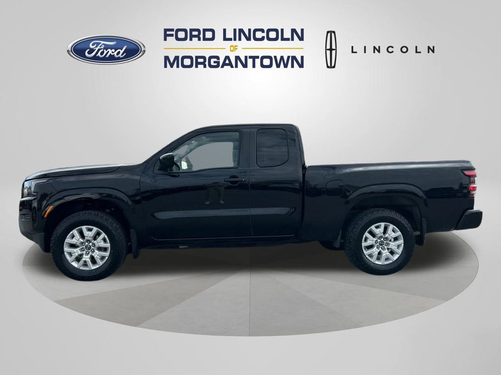 2023 Nissan Frontier SV's photo