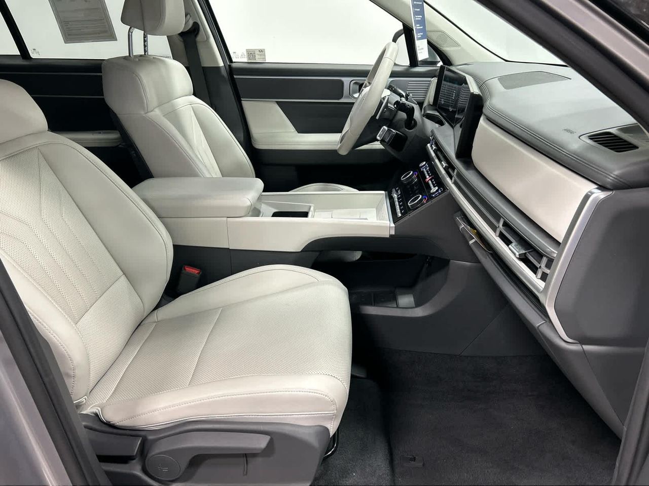 2025 Hyundai Santa Fe SEL photo 43