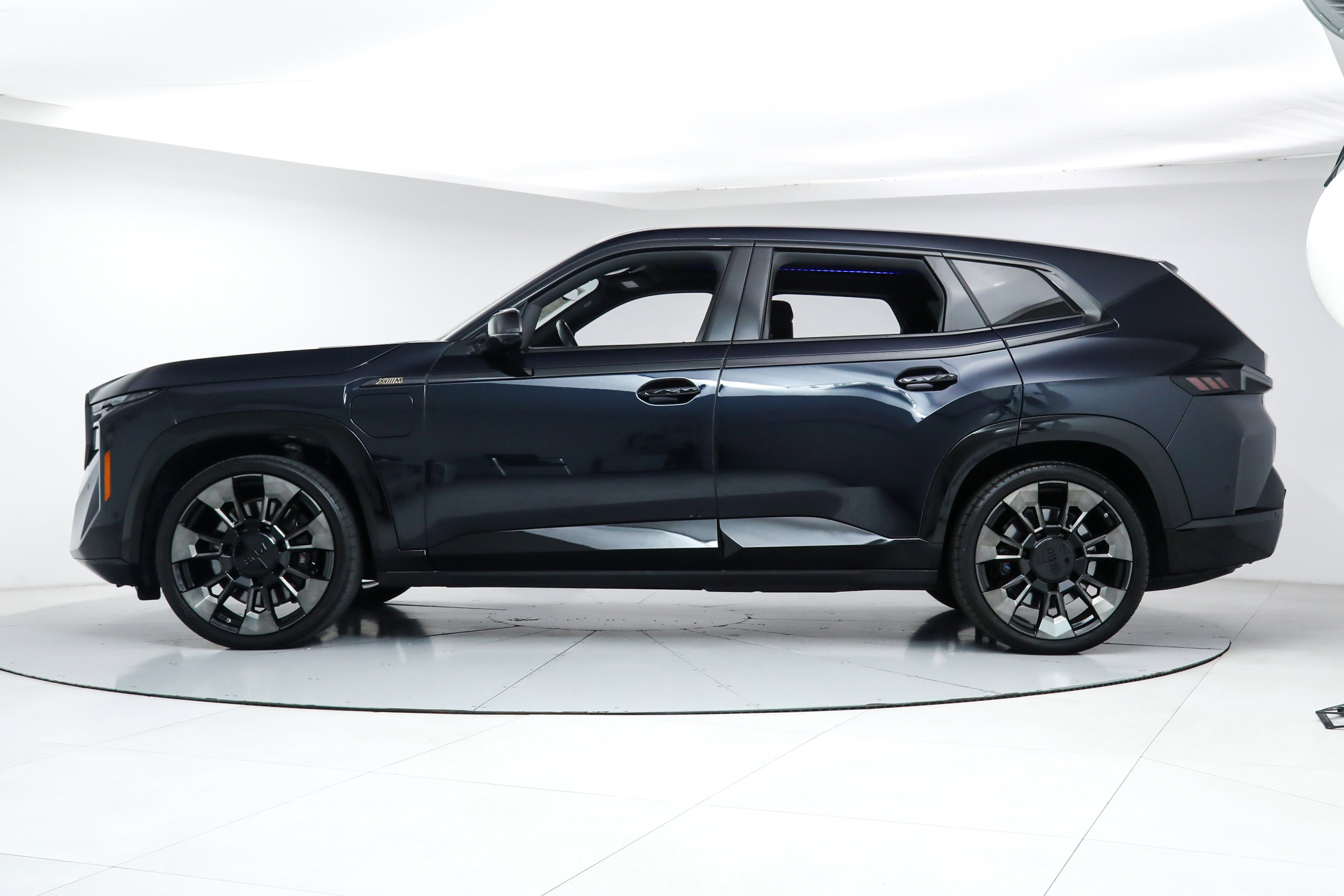 Used 2023 Black BMW  image 2