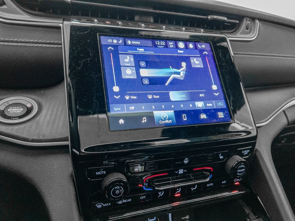 2023 Jeep Grand Cherokee Altitude photo 16