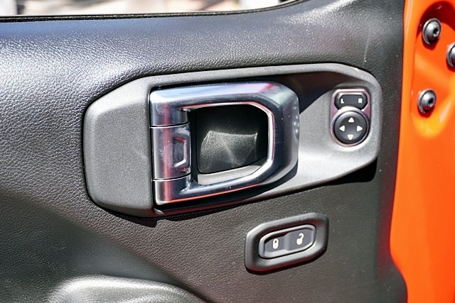 New 2025 Firecracker Red Clear-Coat Exterior Paint Jeep Sport S image 28