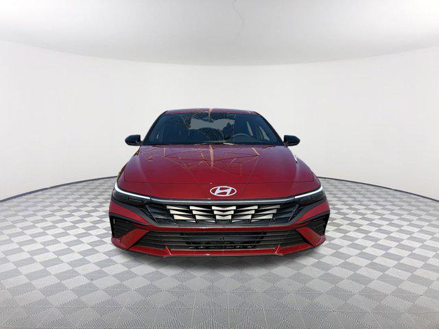 2025 Hyundai Elantra SEL Sport photo 2