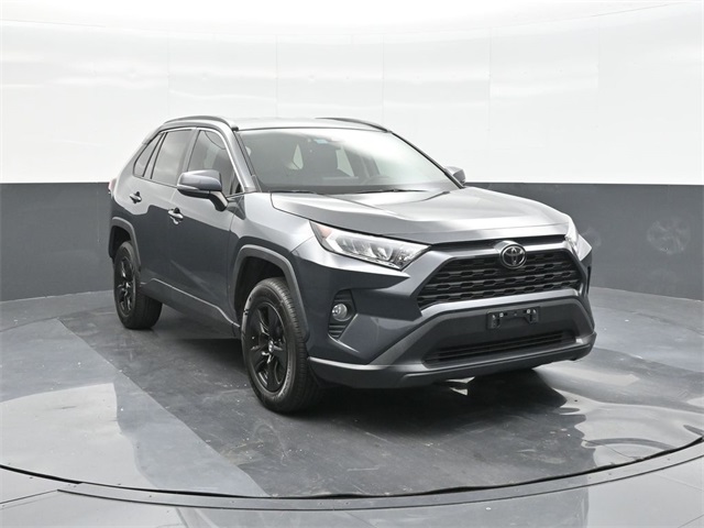 2020 Toyota RAV4 XLE photo 18