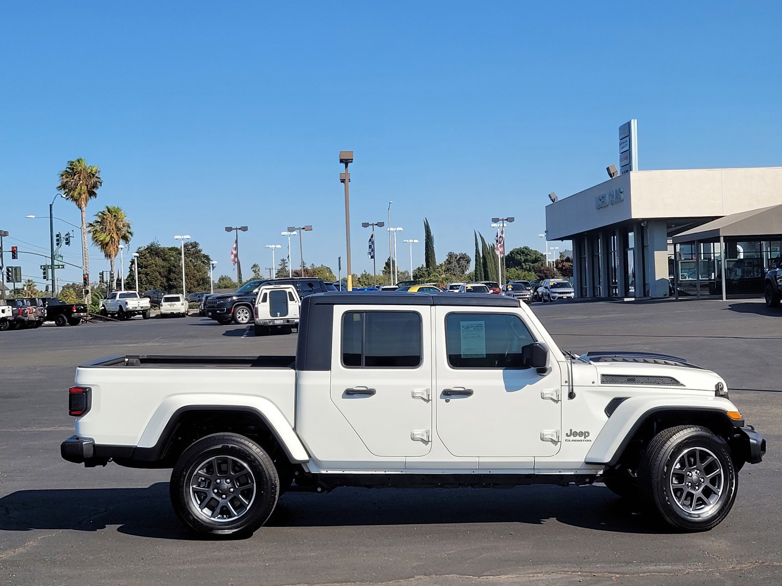 2020 Jeep Gladiator Overland photo 3