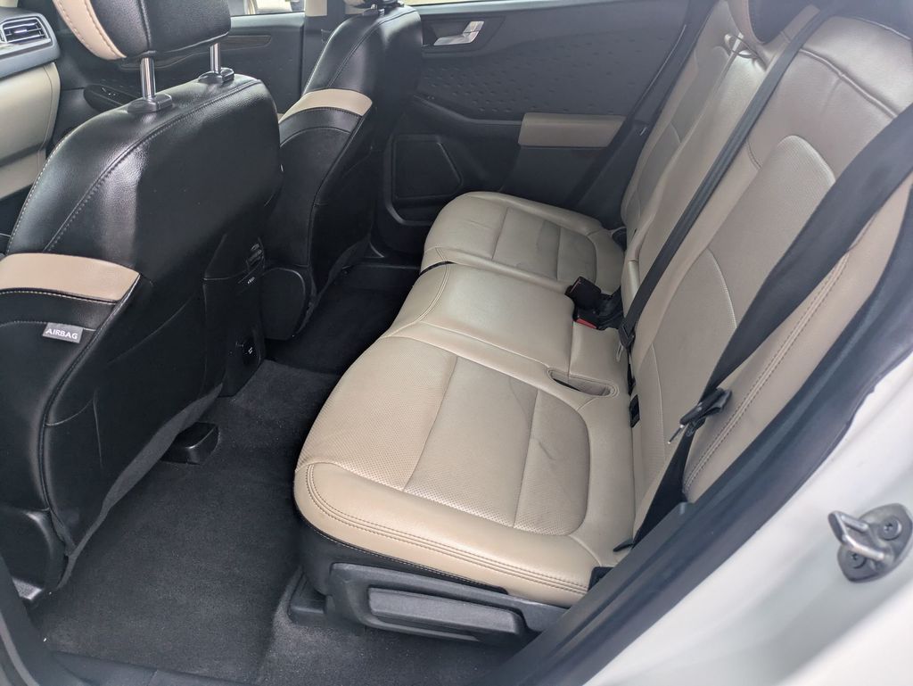 2020 Ford Escape Titanium Hybrid photo 24