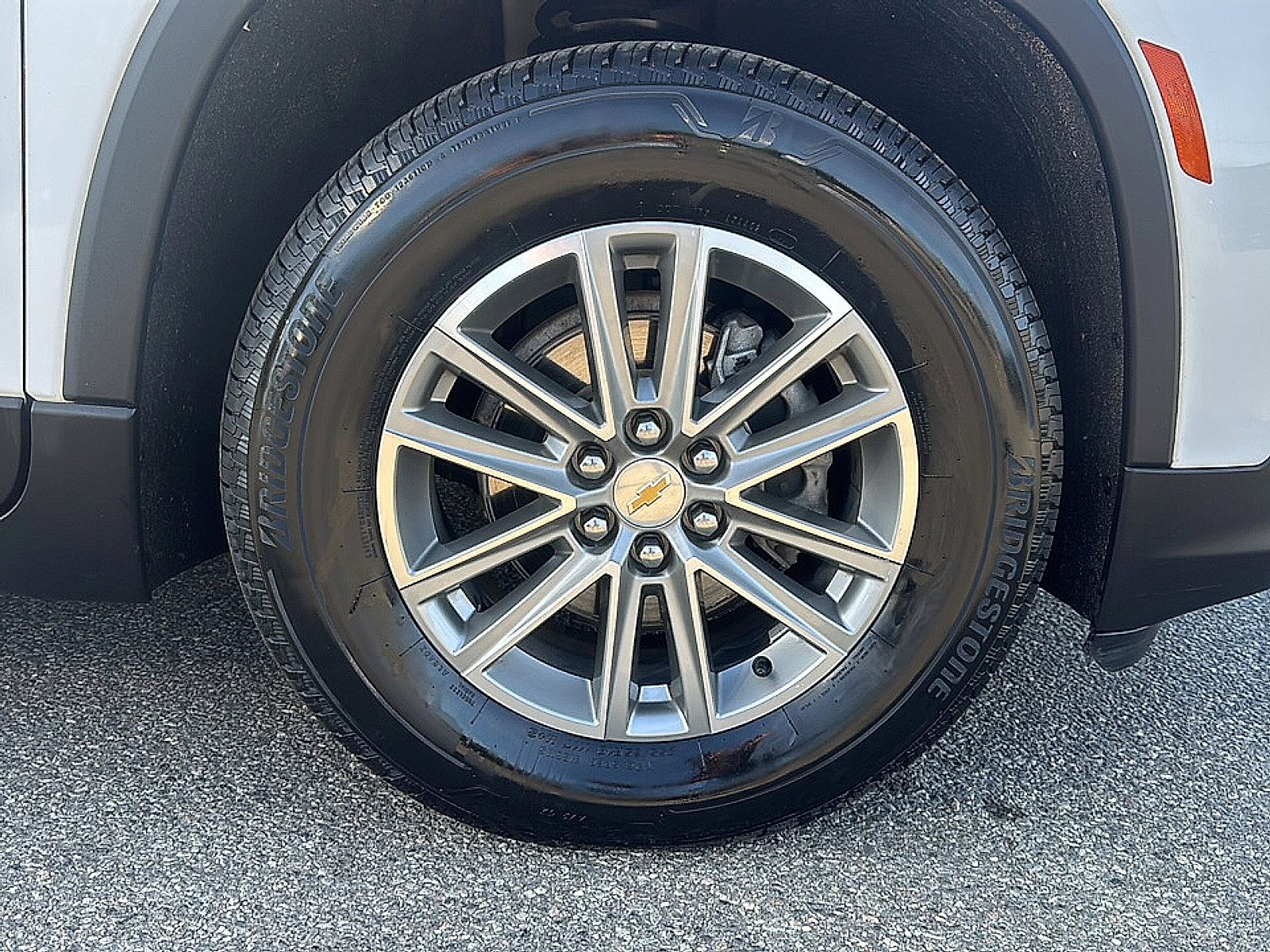 2023 Chevrolet Traverse Leather photo 4