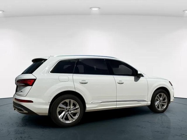 2023 Audi Q7 45 Premium photo 7