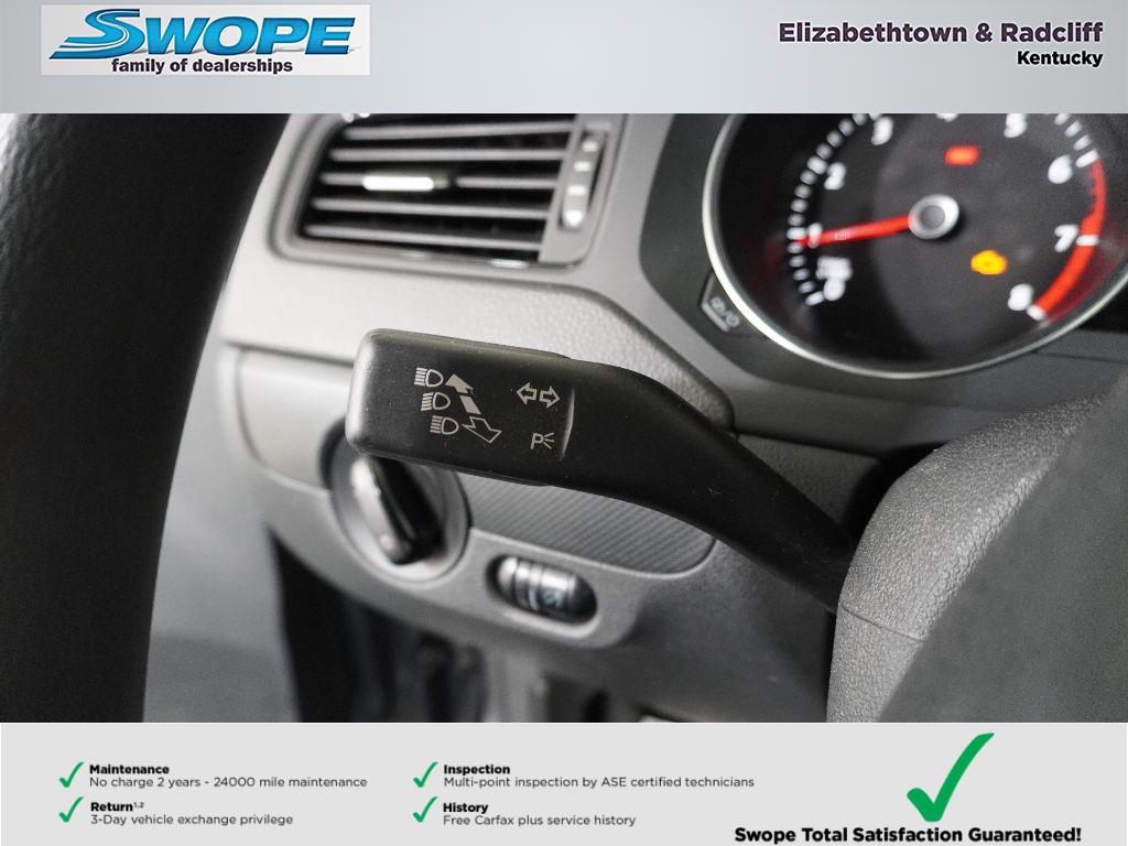 2015 Volkswagen Jetta 2.0 S photo 9
