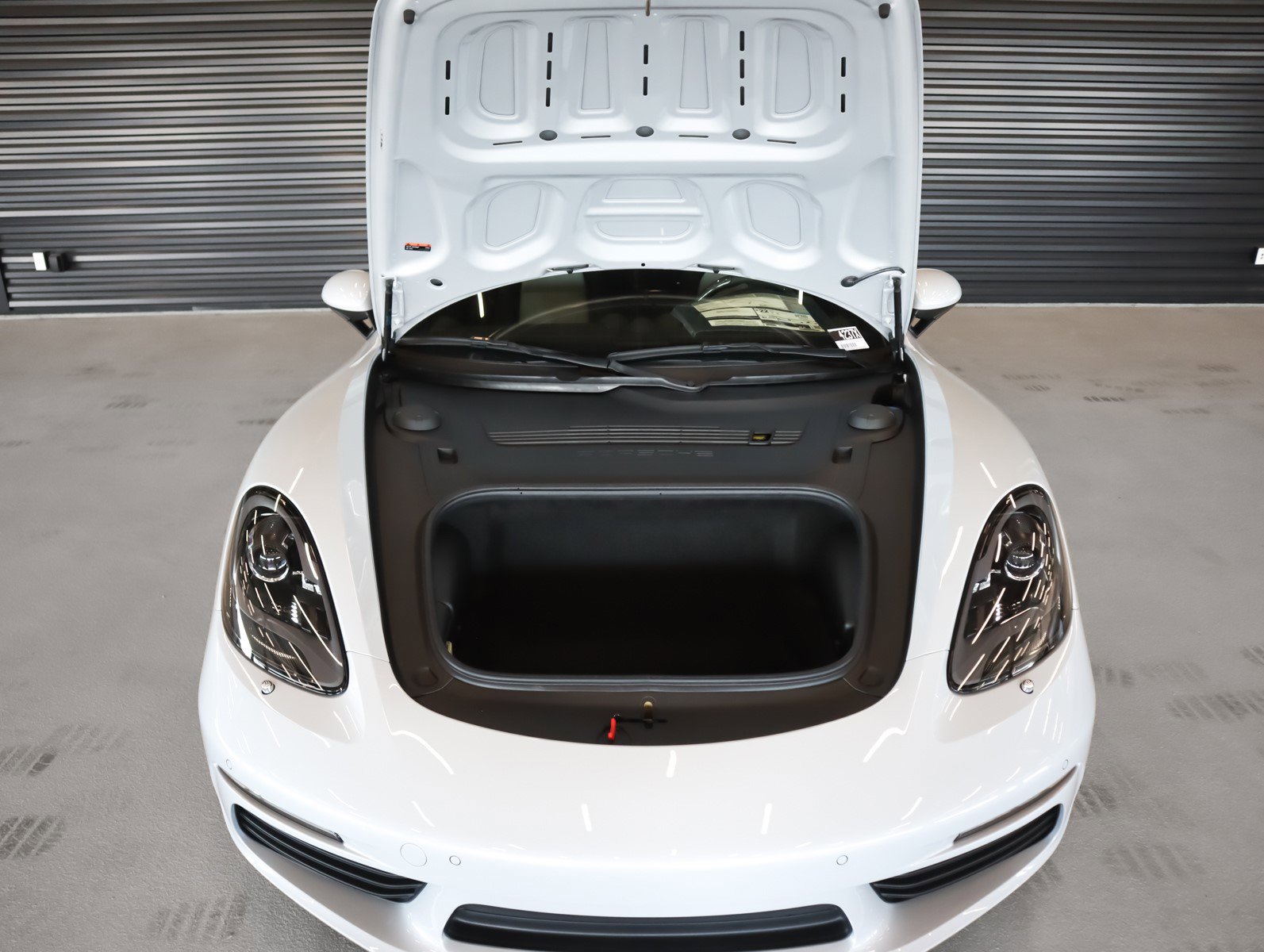 2025 Porsche Cayman photo 22