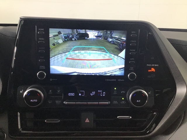 2022 Toyota Highlander XLE photo 18