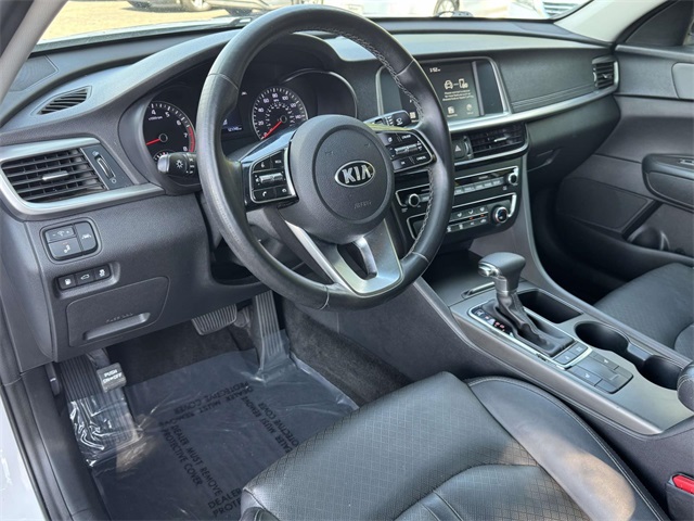 2020 Kia Optima SE photo 2