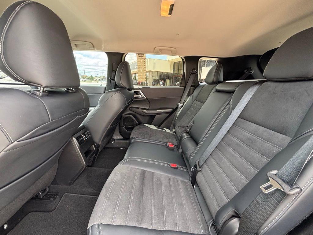 2024 Mitsubishi Outlander SE photo 13