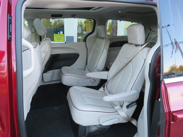 2020 Chrysler Pacifica Limited photo 14