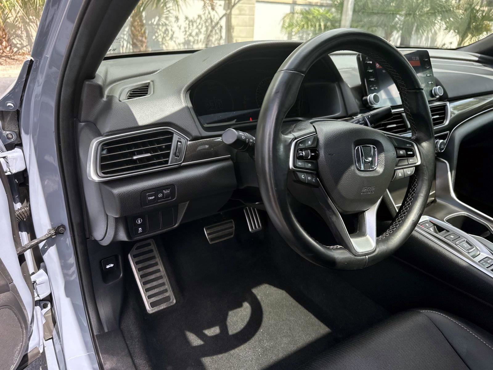 2022 Honda Accord Sport 2.0T photo 16
