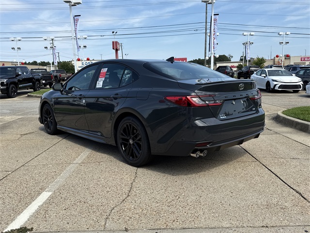 2025 Toyota Camry SE photo 4