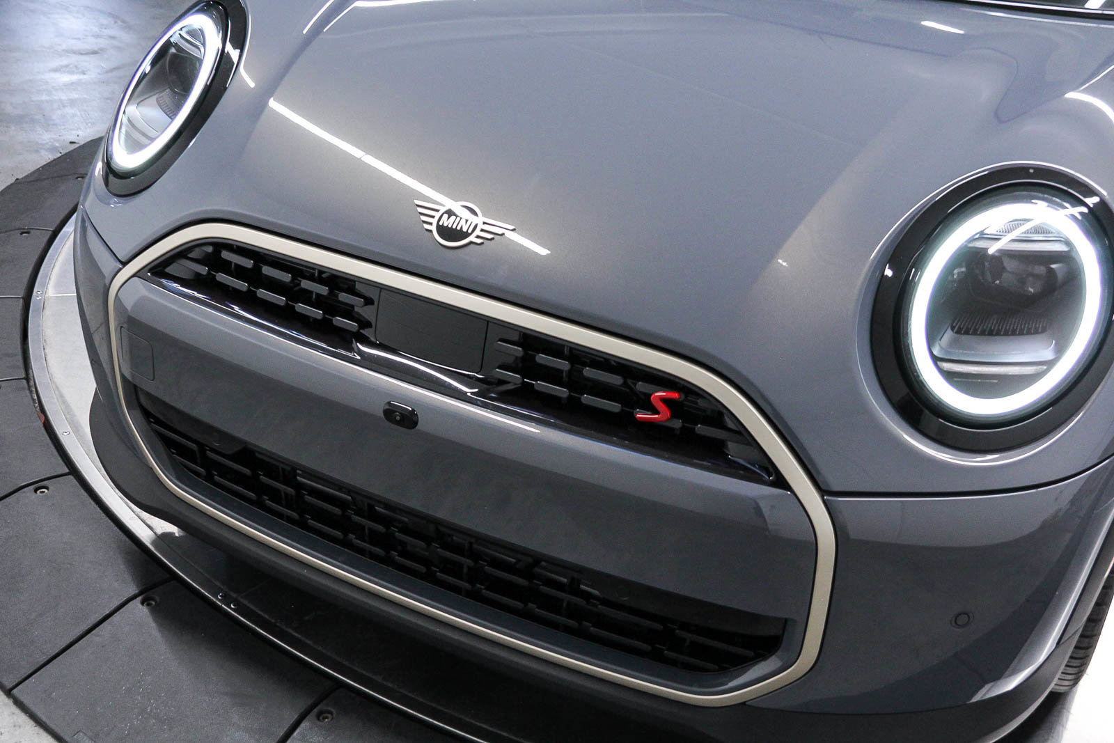 2026 Mini Cooper Convertible Iconic photo 16