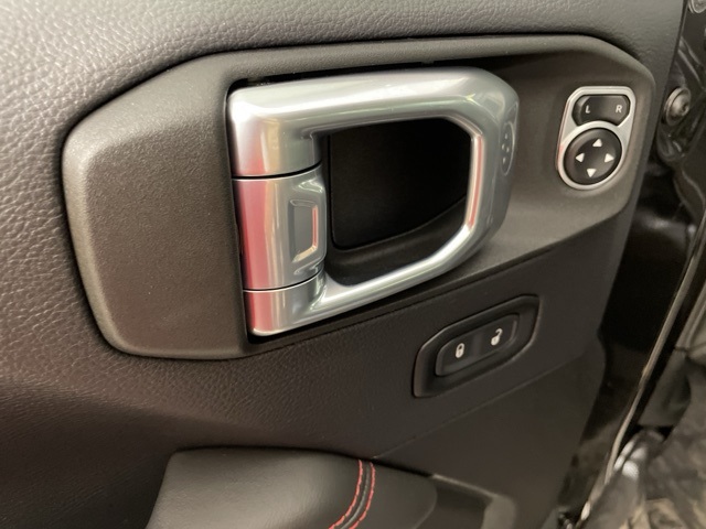 2025 Jeep Wrangler Rubicon photo 16