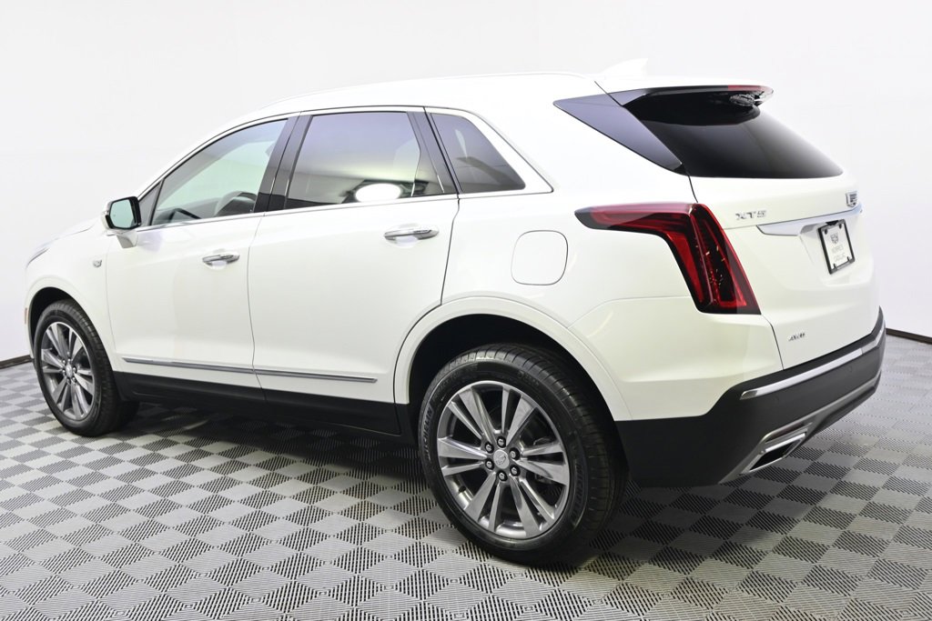 2025 Cadillac XT5 Premium Luxury photo 3
