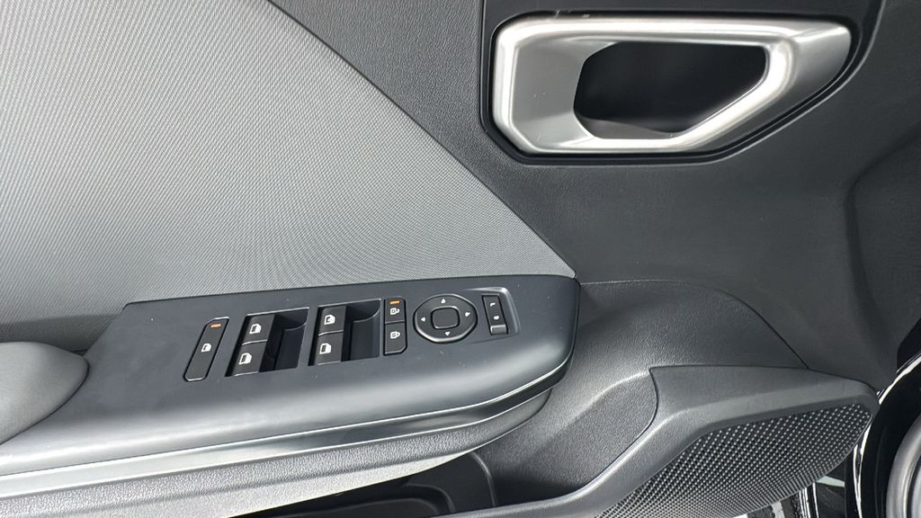 2025 Kia K4 LXS photo 16