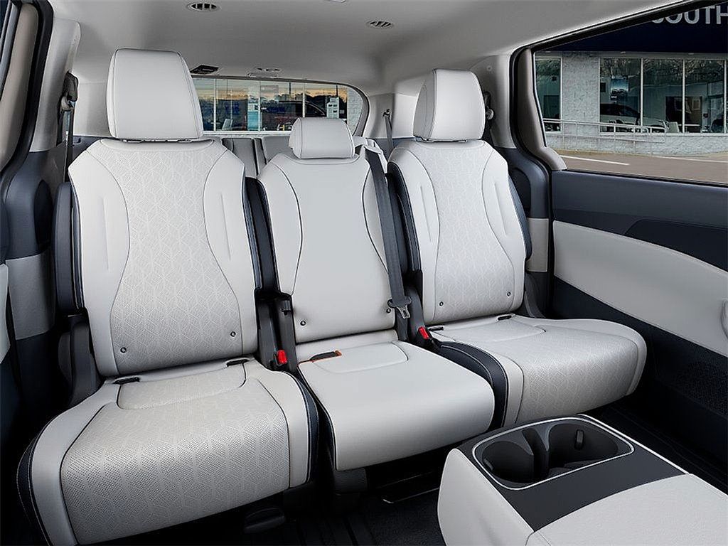 2026 Kia Carnival EX photo 15