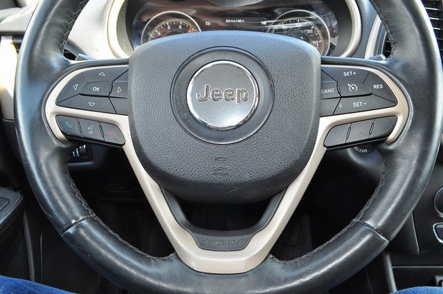 2017 Jeep Cherokee Limited photo 26