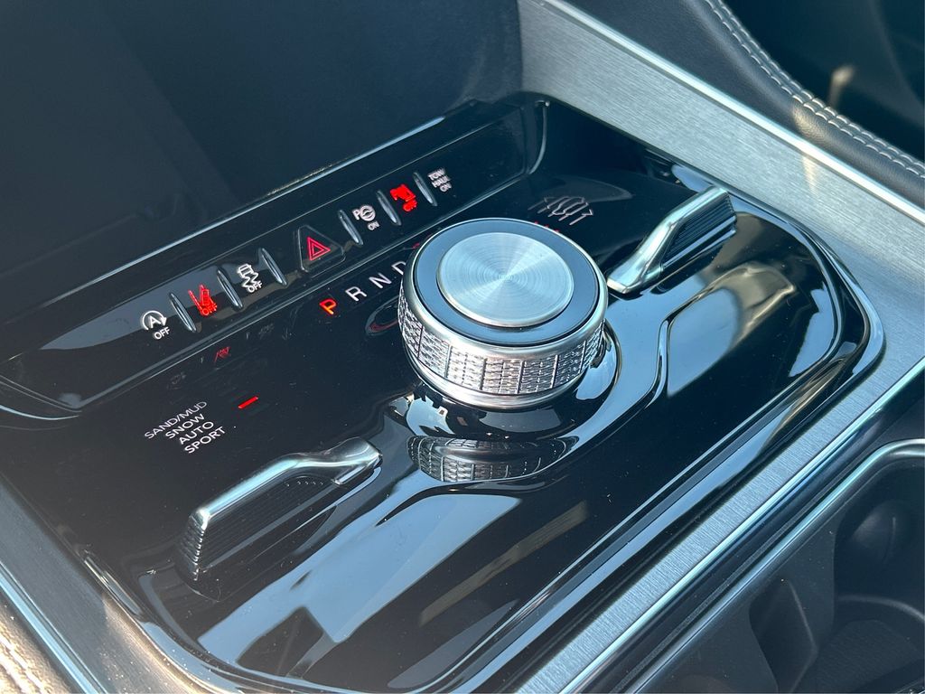2025 Jeep Wagoneer Series III photo 35