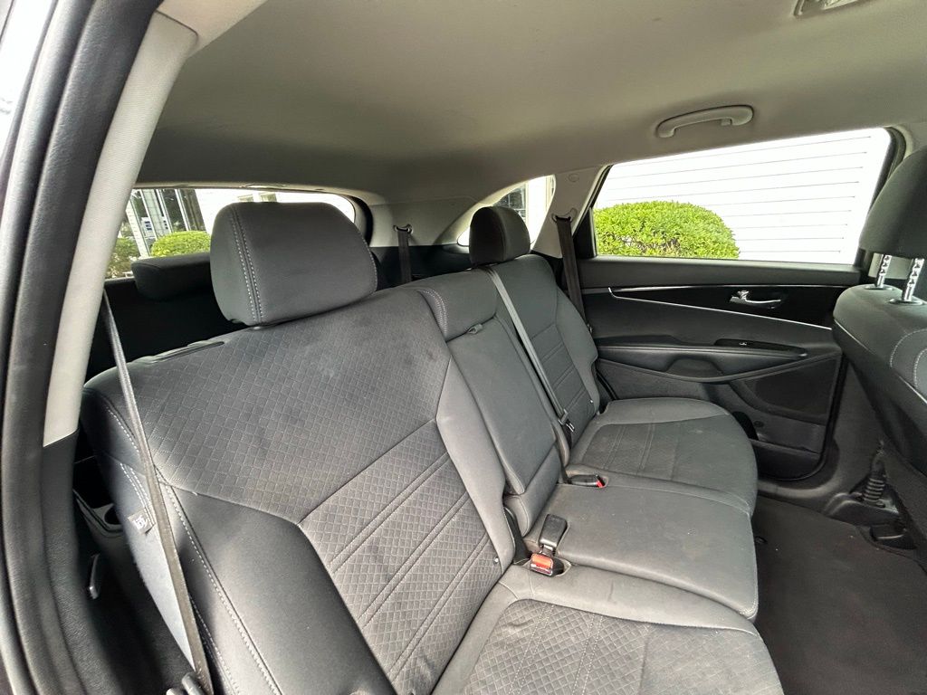 2019 Kia Sorento LX photo 19