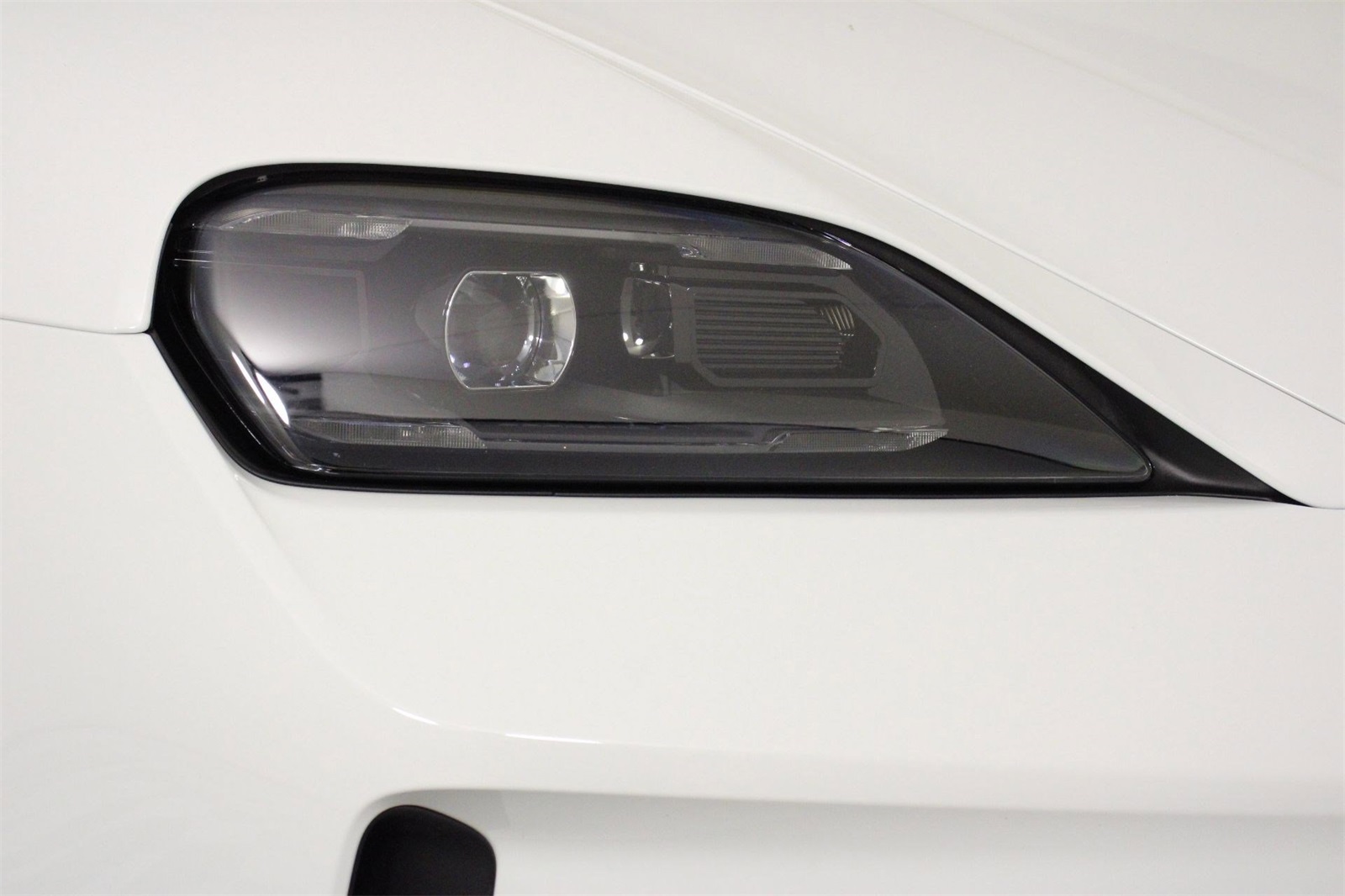 2025 Porsche Taycan photo 24