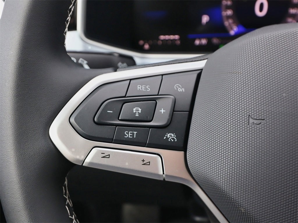 2025 Volkswagen Taos SE photo 21