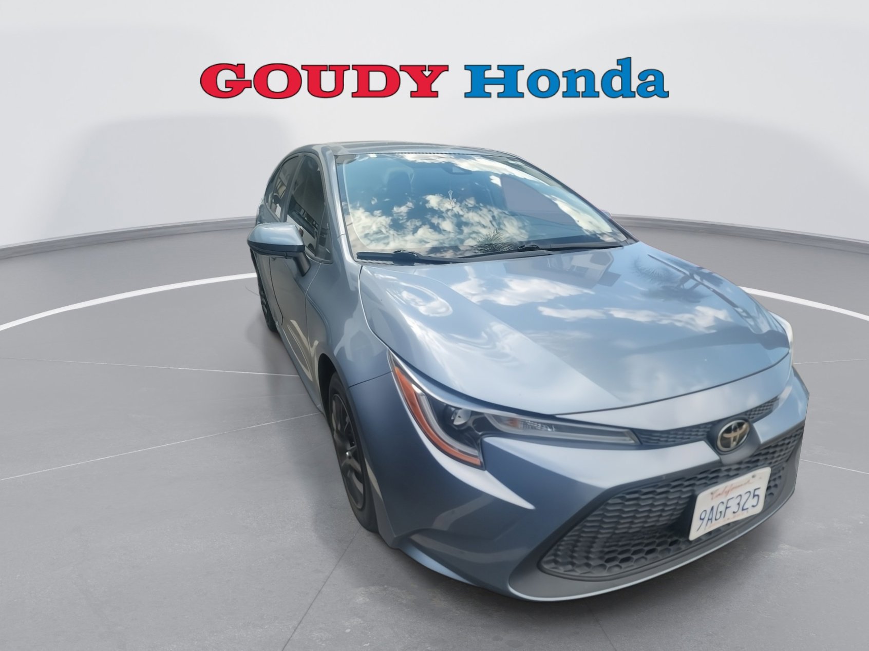 2022 Toyota Corolla LE photo 2