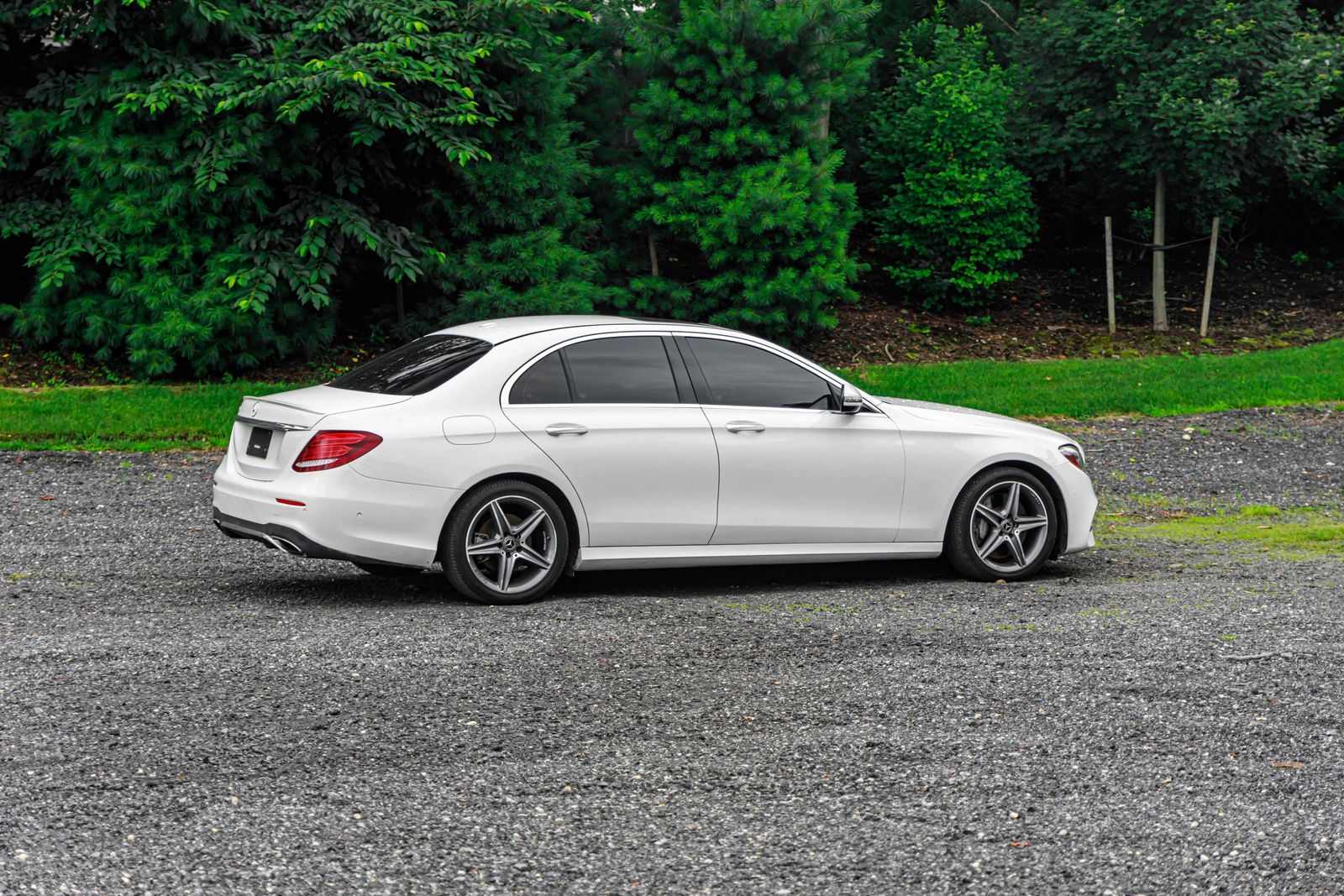 2018 Mercedes Benz E 300 photo 9