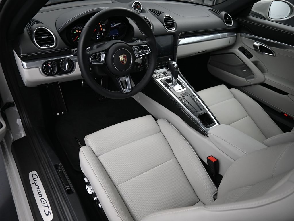 2025 Porsche Cayman GTS 4.0 photo 3