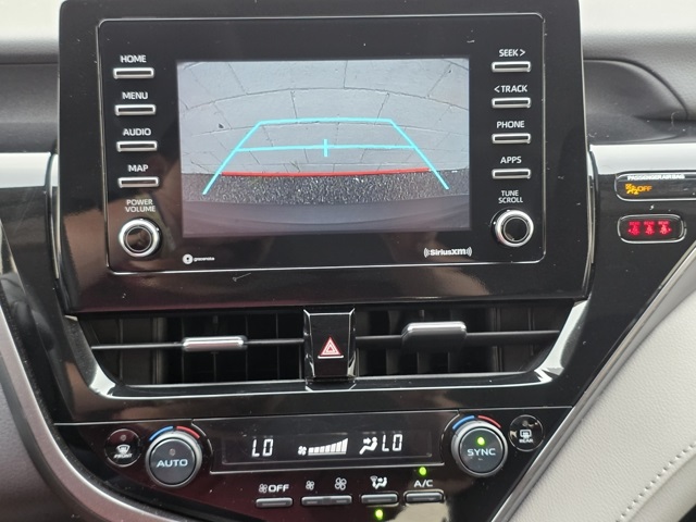 2023 Toyota Camry Hybrid LE photo 17