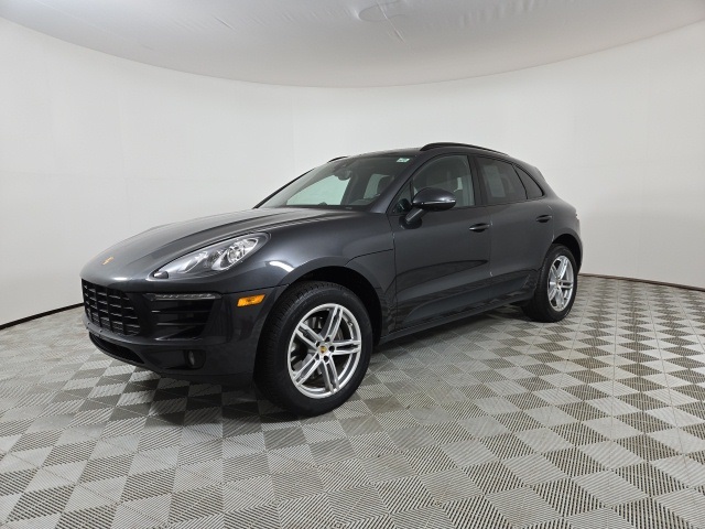 2018 Porsche Macan Base photo 3