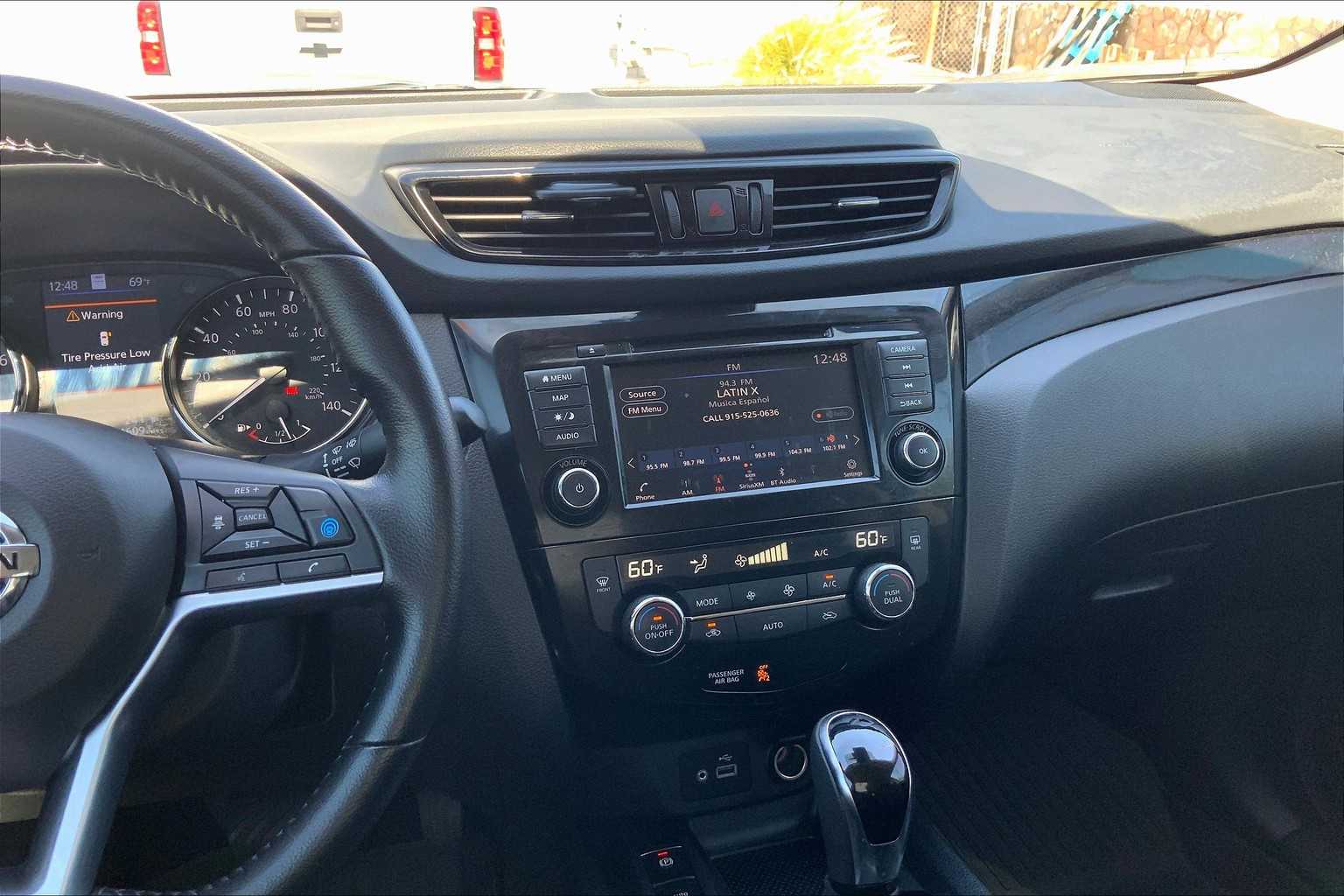 2022 Nissan Rogue Sport SL photo 6