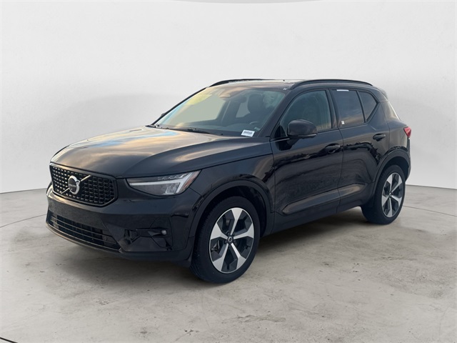 2023 Volvo XC40 Plus's photo
