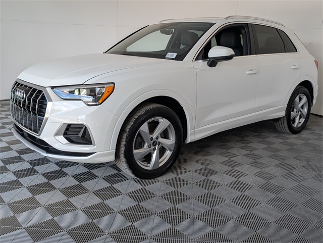 2021 Audi Q3 Premium photo 4