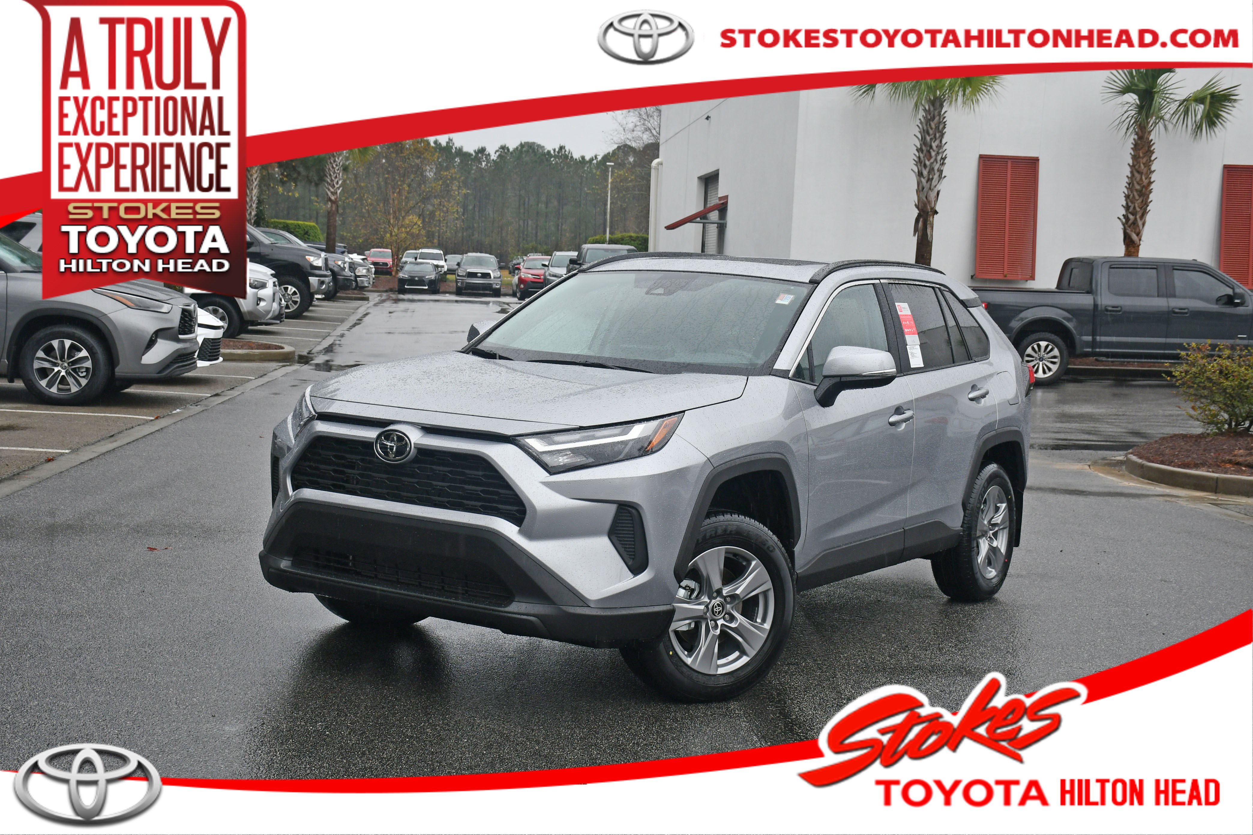 2025 Toyota RAV4 XLE's photo