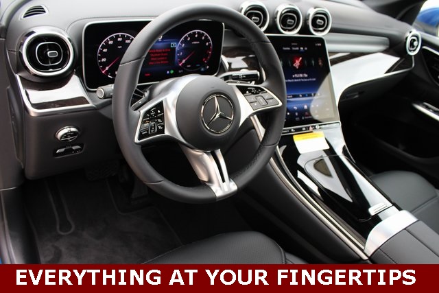 2024 Mercedes Benz GLC 300 4MATIC photo 2
