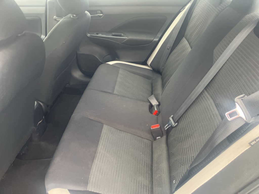 2021 Nissan Versa SV photo 8