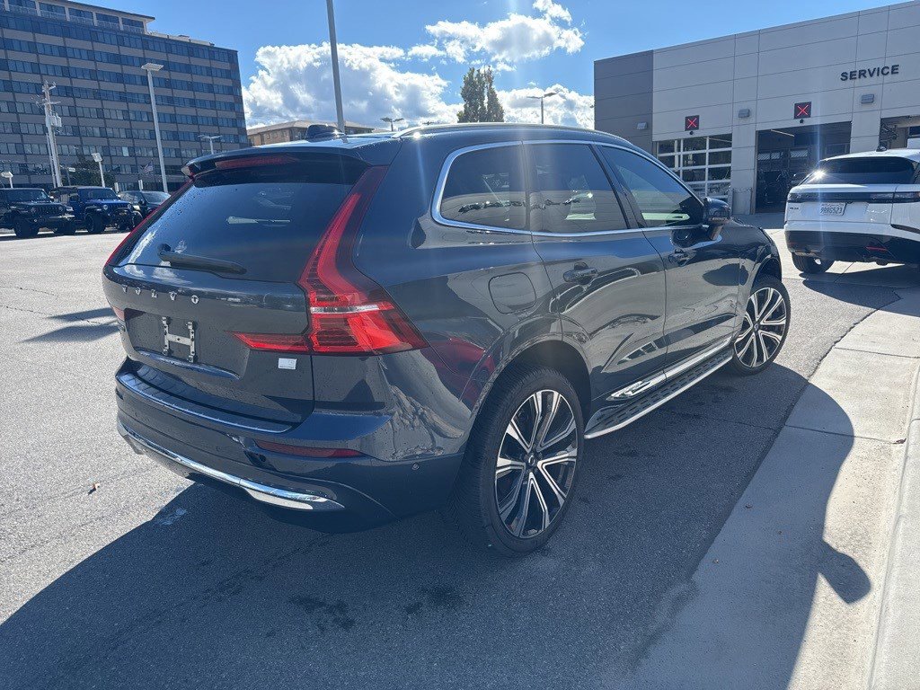 2023 Volvo XC60 Plus photo 3