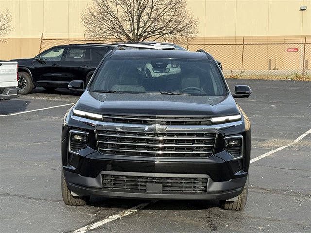 2026 Chevrolet Traverse photo 2