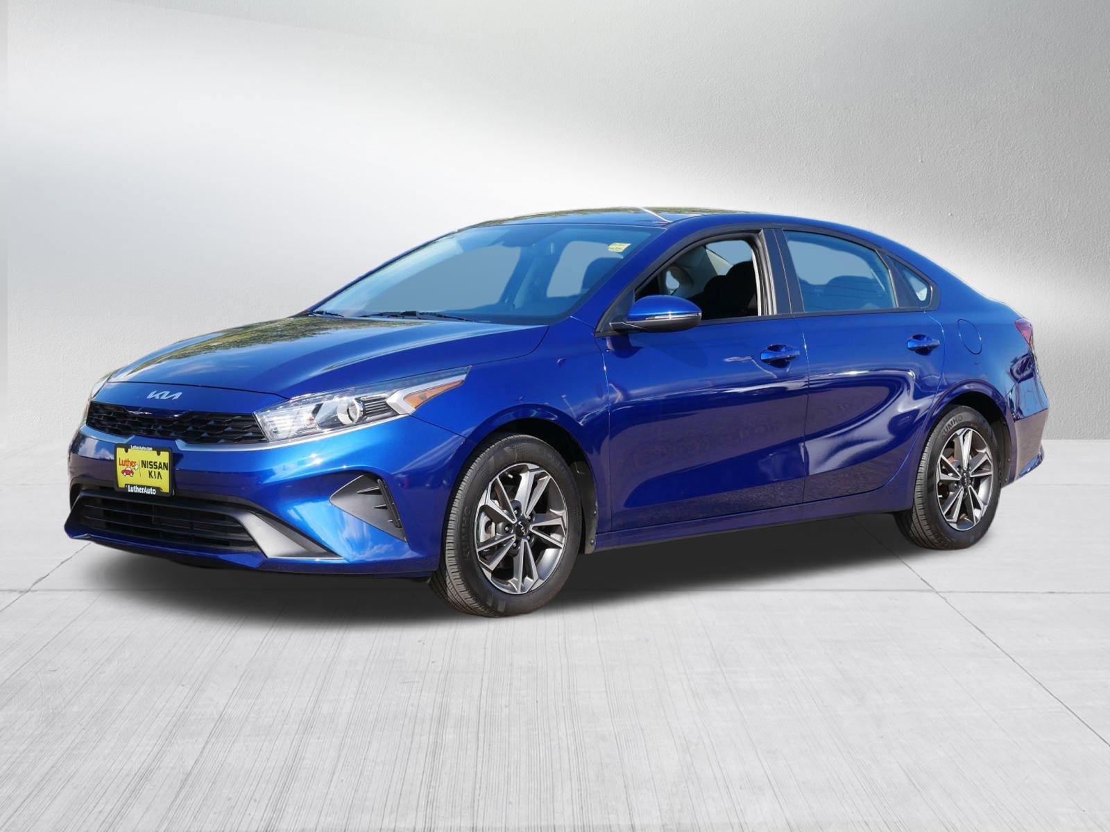 2023 Kia Forte LXS photo 3