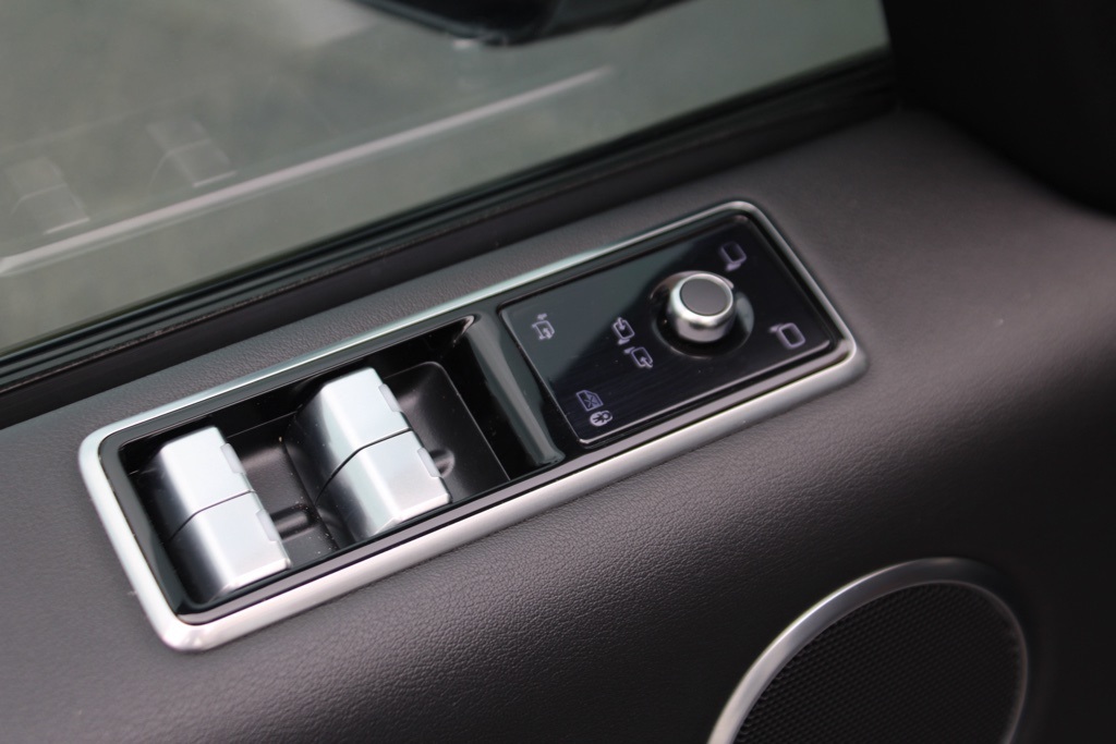 2020 Land Rover Range Rover Sport SE photo 10