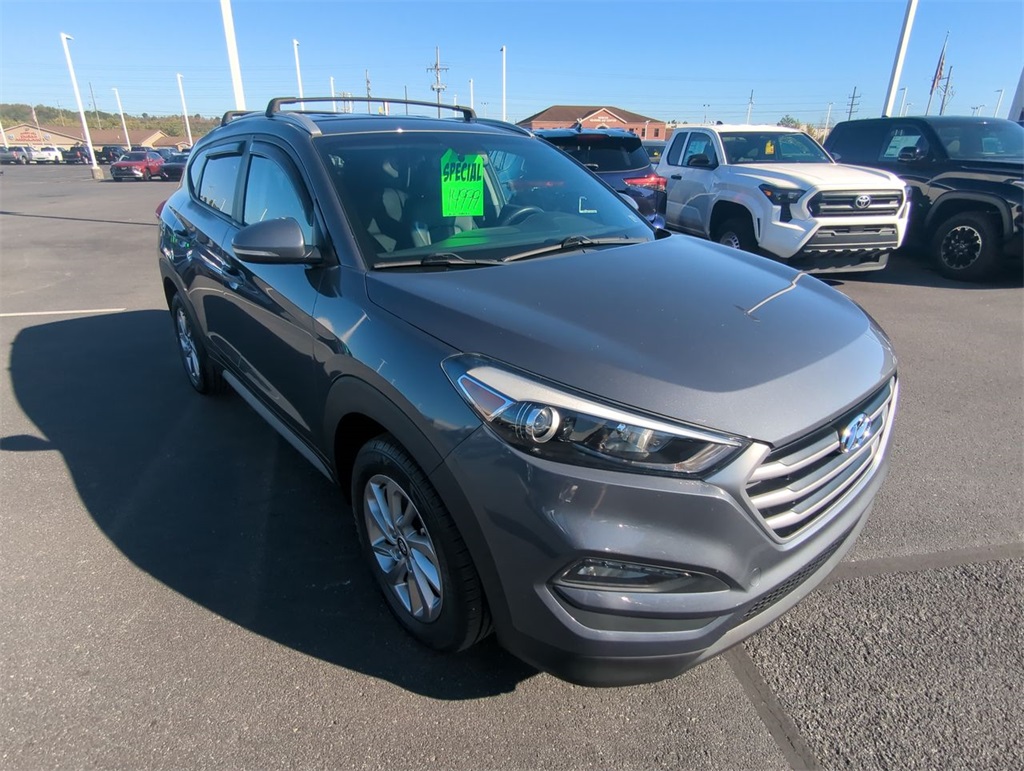 2017 Hyundai Tucson SE Plus photo 2