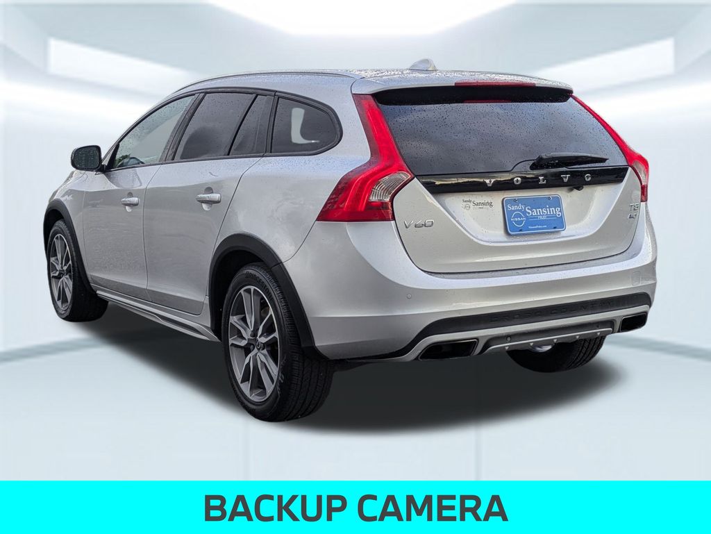 2018 Volvo V60 Cross Country T5 photo 3