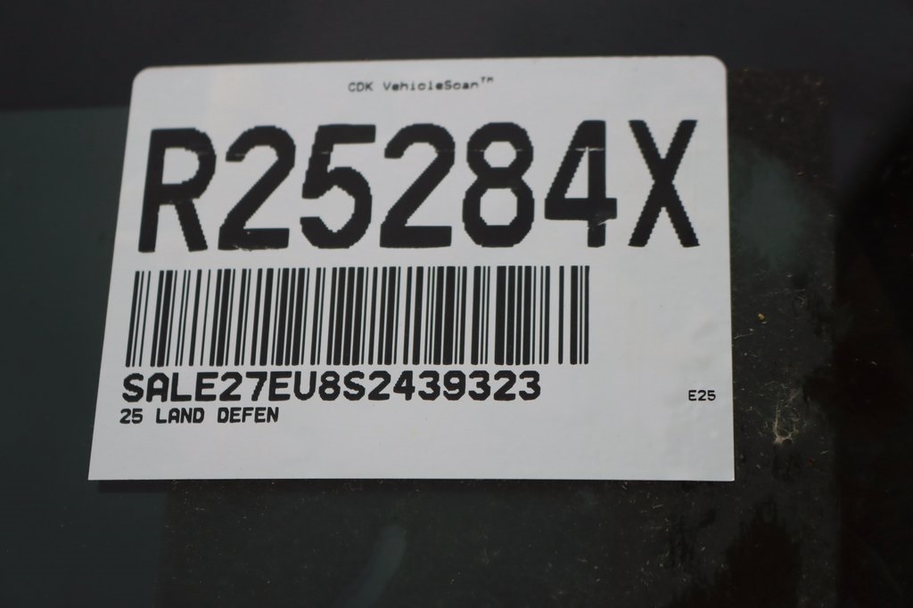 2025 LAND ROVER DEFENDER - Image 29