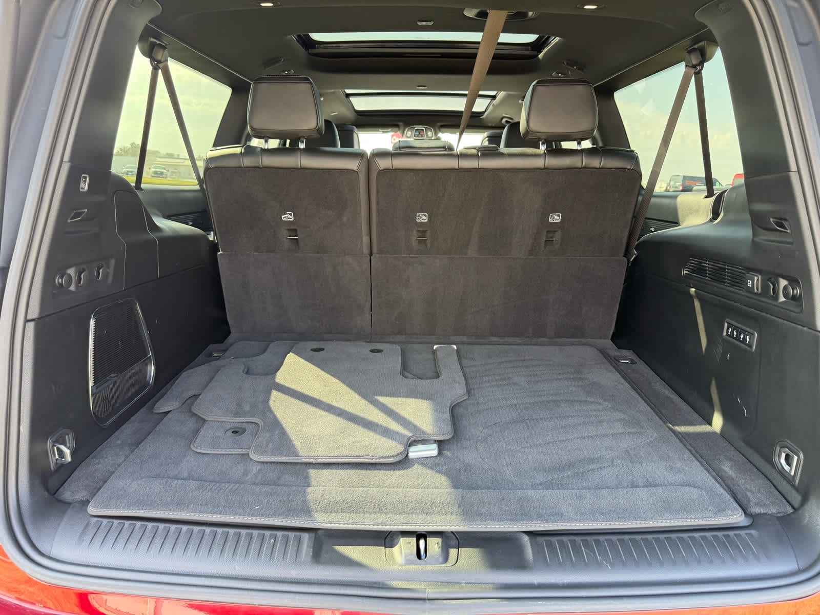 2024 Jeep Wagoneer L Series III photo 11