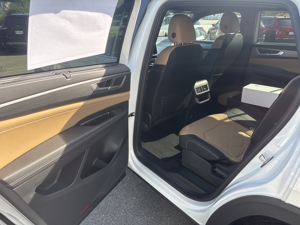2026 Volkswagen Atlas Cross Sport SE Technology photo 22